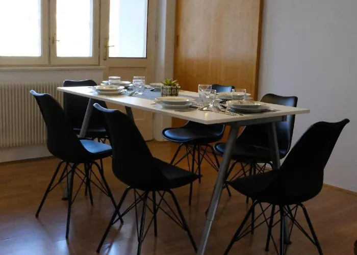 Apartment Old Spacious In The City Center *