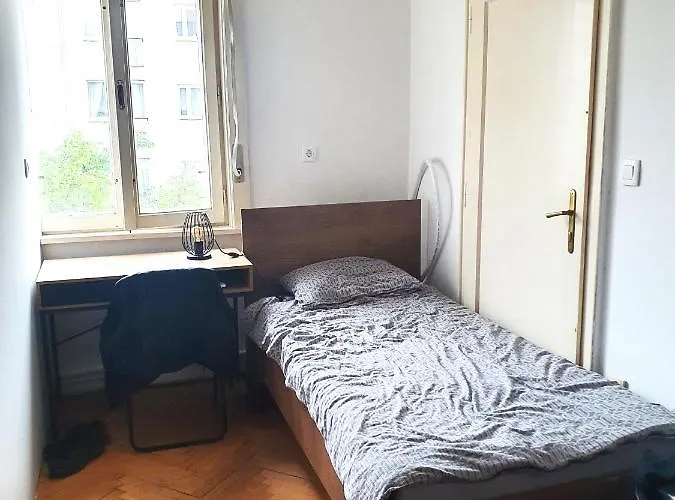 Old Spacious In The City Center Lejlighed